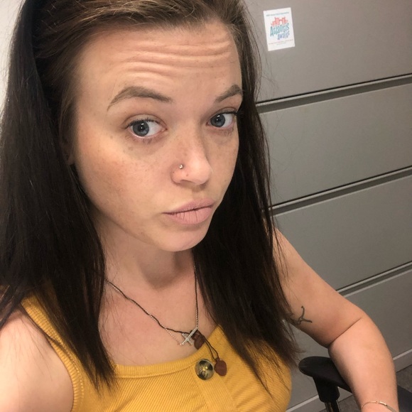 Meet your Posher, Halie - Picture 3 of 3